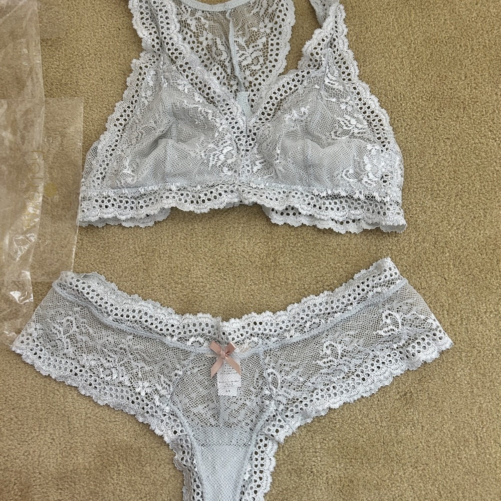 Eberjey NWOT Lace Bralette and Bottoms Set - Light blue grey